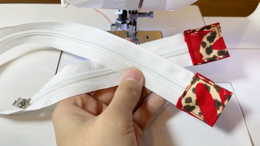 Sewing tips that work extremely well | How to sew a zipper to a bag
