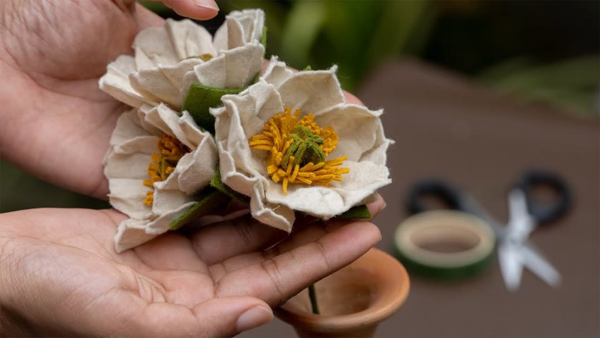 FELT ANEMONE FLOWERS - DIY Wedding Flower arrangements