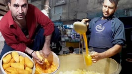 MANGO JUICE | Ice Mango MilkShake | Street Drink of Karachi Pakistan