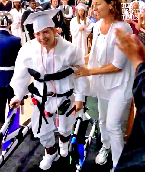 Woman Born With Cerebral Palsy Walks To Stage During Graduation Ceremony