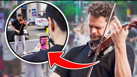 Violinist Shreds THUNDERSTRUCK In Public